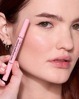Mini Winged Eyeliner